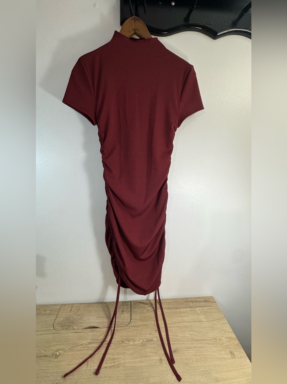 Women’s Ruched Short-Sleeve Midi Dress - Burgundy size M